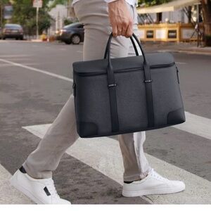 Maverick & Co. – Graphite Aviator Hassle-Free Weekender (Pre-Loved)